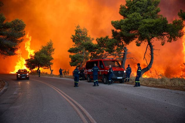 Wildfires in Western Attica, Greece ATTICA, GREECE - AUGUST 01: Firefighters conduct works to extinguish wildfires in Agia Paraskevi, West Attica, Greece on August 1, 2026. Aris Oikonomou Anadolu Attica Greece. Editorial use only. Please get in touch for any other usage.  Copyright: x2026xAnadoluxArisxOikonomoux