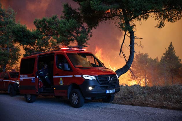 Wildfires in Western Attica, Greece ATTICA, GREECE - AUGUST 01: Firefighters conduct works to extinguish wildfires in Agia Paraskevi, West Attica, Greece on August 1, 2026. Aris Oikonomou Anadolu Attica Greece. Editorial use only. Please get in touch for any other usage.  Copyright: x2026xAnadoluxArisxOikonomoux