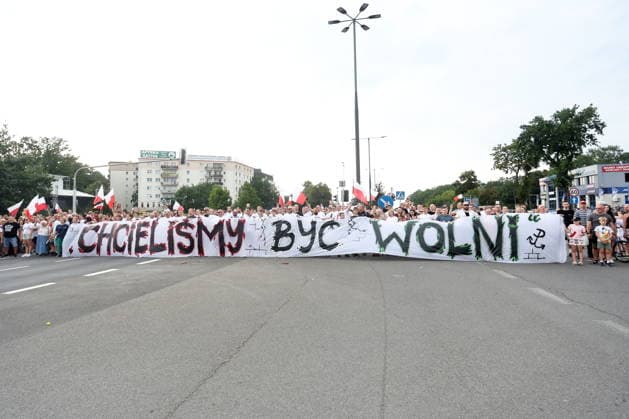 WARSZAWA 01.08.2026 BIALOLEKA RATUSZ UL MODLINSKA OBCHODY POWSTANIA WARSZAWSKIEGO GODZINA W RACE LUDZIE PAMIEC N Z. FOT. ALEKSANDER MAJDANSKI NEWSPIX.PL NEWSPIX.PL --- newspix.pl W Hour. 82nd Anniversary of Warsaw Uprising, Warsaw, Poland POLAND OUT! 