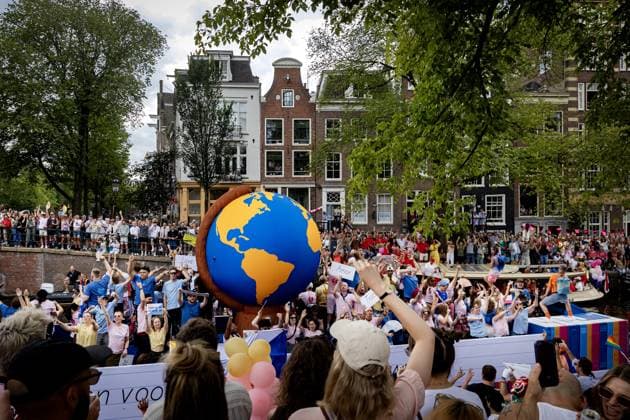 AMSTERDAM - Participants and spectators during the Canal Parade. The boat parade is traditionally part of the Pride celebrations in the capital. RAMON VAN FLYMEN ANP netherlands out - belgium out  Copyright: xx x564703138x originalFilename: 564703138.jpg