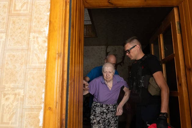 August 1, 2026, Kramatorsk, Donetsk Oblast, Ukraine: Crew members of the East SOS Organisation are carrying out evacuations from the outskirts of Kramatorsk, Donetsk Oblast Kramatorsk Ukraine - ZUMAm350 20260801_zip_m350_005 Copyright: xCameronxJones-Manleyx