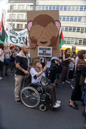 Pro-Palestine solidarity demonstration in Berlin BERLIN, GERMANY - AUGUST 01: Demonstrators gather to hold a rally in solidarity with Palestine in Berlin, Germany, on August 01, 2026. The crowd called for support for Palestine carrying banners and flags. Ilkin Eskipehlivan Anadolu Berlin Germany. Editorial use only. Please get in touch for any other usage.  Copyright: x2026xAnadoluxIlkinxEskipehlivanx