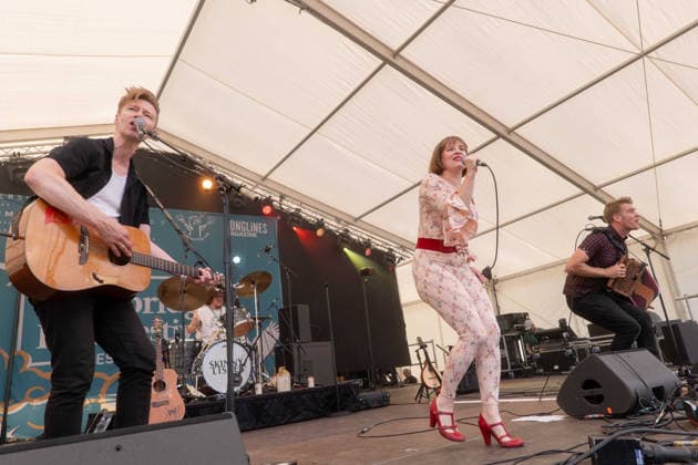 Skinny Lister in concert at Cambridge Folk Festival at Cherry Hinton Hall Park in Cambridge, UK on 01 August 2026 Dan Heptinstall, Lorna Thomas, Max Thomas performing with Skinny Lister in concert at Cambridge Folk Festival at Cherry Hinton Hall Park in Cambridge, UK on 01 August 2026, Credit:Stephen Keable Avalon UK, Cambridgeshire, Cambridge, Cherry Hinton Hall Park  Copyright: xStephenxKeablex xAvalonx 1120147332