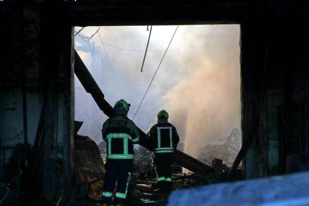State Emergency Service rescue workers respond to a fire at a civilian industrial and logistics facility caused by an overnight Russian attack, Vyshneve, Bucha district, Kyiv region, Ukraine, August 1, 2026. (Photo by Volodymyr Tarasov Ukrinform) Russia strikes industrial facility in Kyiv region  Copyright: xVolodymyrxTarasovx