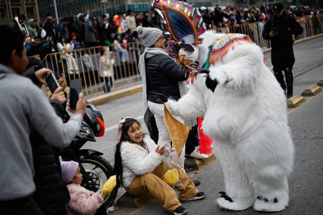 Santiago, August 1, 2026: Carnival in honor of the Virgin of Copacabana along the Alameda, a Bolivian tradition that goes hand in hand with Bolivia’s national holidays, featuring colorful traditional costumes from the region. Diego Martin Aton, Chile; Aton 1177151 jpeg  Copyright: DIEGOxMARTIN ATONxCHILE