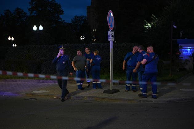 Explosion near Moscow cafe kills 3, injures at least 15 MOSCOW, RUSSIA - AUGUST 01: Citizens are following the teams works at the scene after an explosion occurred at a restaurant, causing a fire in Moscow, Russia, on August 01, 2026. According to initial reports, at least 3 people lost their lives and more than 15 others were injured in the blast. Natalia Kolesnikova Anadolu Moscow Russia. Editorial use only. Please get in touch for any other usage.  Copyright: x2026xAnadoluxNataliaxKolesnikovax