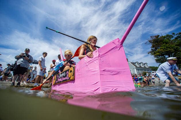 Great Salem Maritime Cardboard Boat Regatta MASSACHUSETTS, UNITED STATES - AUGUST 1: Competitors paddle as fast as they can from the start line during the Great Salem Maritime Cardboard Boat Regatta in Salem, Massachusetts, United States on August 1, 2026. Joseph Prezioso Anadolu Massachusetts United States. Editorial use only. Please get in touch for any other usage.  Copyright: x2026xAnadoluxJosephxPreziosox