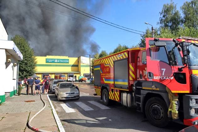 Russia strikes industrial facility in Kyiv region A fire engine of the State Emergency Service is parked at a civilian industrial and logistics facility that caught fire as a result of an overnight attack, Vyshneve, Bucha district, Kyiv region, Ukraine, on August 1, 2026. Vyshneve Kyiv region Ukraine  Copyright: xVolodymyrxTarasovx originalFilename: ukrinform-russiast260801_npt7W.jpg