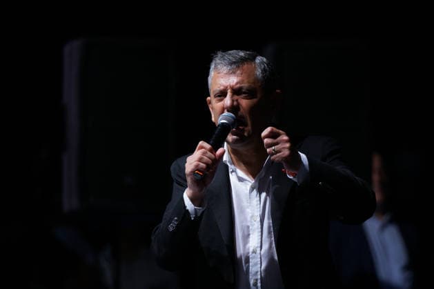 August 1, 2026, Beylikduzu, Istanbul, Turkey: Ozgur Ozel, leader of main opposition New Party, gives a speech during a rally to protest the 500th day of the arrest of Istanbul Mayor Ekrem Imamoglu, in Beylikduzu, Istanbul on August 1, 2026. Beylikduzu Turkey  - ZUMAu194 20260801_zip_u194_011 Copyright: xTolgaxUluturkx