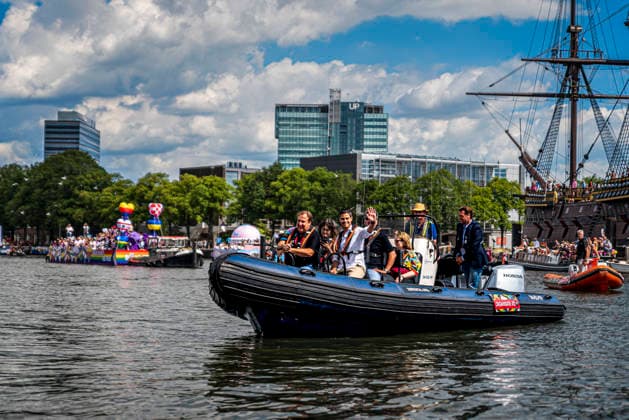 August 1, 2026, Amsterdam, North Holland, Netherlands: Dutch Prime Minister ROB JETTEN joins Amsterdam Pride s Canal Parade on August 1, 2026, in Amsterdam, the Netherlands. Hundreds of thousands of spectators joined the 30th edition of the Pride Canal Parade, the highlight of WorldPride Amsterdam 2026. This yearÃ¢â‚¬â ¢s parade also included the WorldPride Stadium grandstand, with seating for approximately 10,000 people to watch as floats pass by. Amsterdam Netherlands - ZUMAp202 20260801_zip_p202_097 Copyright: xJamesxPetermeierx