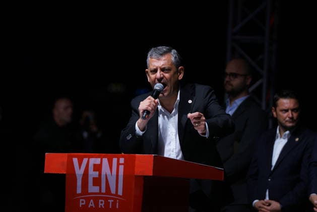 August 1, 2026, Beylikduzu, Istanbul, Turkey: Ozgur Ozel, leader of main opposition New Party, gives a speech during a rally to protest the 500th day of the arrest of Istanbul Mayor Ekrem Imamoglu, in Beylikduzu, Istanbul on August 1, 2026. Beylikduzu Turkey - ZUMAu194 20260801_zip_u194_006 Copyright: xTolgaxUluturkx
