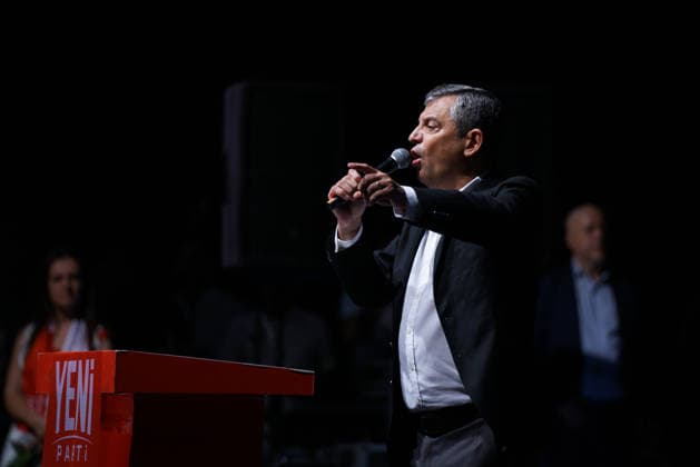 August 1, 2026, Beylikduzu, Istanbul, Turkey: Ozgur Ozel, leader of main opposition New Party, gives a speech during a rally to protest the 500th day of the arrest of Istanbul Mayor Ekrem Imamoglu, in Beylikduzu, Istanbul on August 1, 2026. Beylikduzu Turkey - ZUMAu194 20260801_zip_u194_014 Copyright: xTolgaxUluturkx