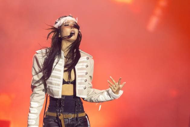 August 1, 2026, Chicago, Illinois, USA: South Korean singer JENNIE (JENNIE KIM) during the Lollapalooza Music Festival at Grant Park in Chicago, Illinois Chicago USA  - ZUMAs135 20260801_zap_s135_005 Copyright: xDanielxDeSloverx