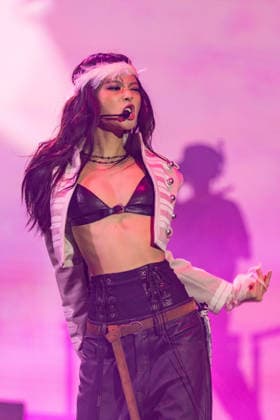 August 1, 2026, Chicago, Illinois, USA: South Korean singer JENNIE (JENNIE KIM) during the Lollapalooza Music Festival at Grant Park in Chicago, Illinois Chicago USA  - ZUMAs135 20260801_zap_s135_021 Copyright: xDanielxDeSloverx