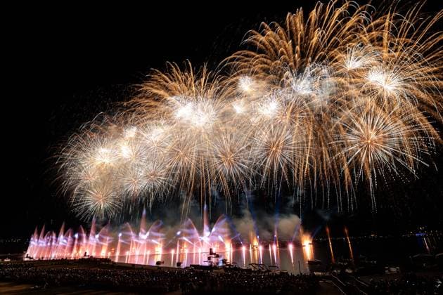 ANNECY LAKE FESTIVAL PHOTOPQR LE DAUPHINE Grégory YETCHMENIZA Annecy August 1, 2026 Annecy, Haute-Savoie, August 1: The lakeside part of the city once again sparkles with the fireworks of the Annecy Lake Festival—a 1-hour-and-10-minute show to appreciate the magic of the setting and the perfect harmony between music, fireworks, and drones. Albigny Bay becomes the setting for the largest pyrotechnic display. Grégory Yetchmeniza, Le Dauphiné Libéré, Annecy, Haute-Savoie, August 1 The lakeside city is once again ablaze with the lights of the Lake Festival. A 70-minute show allows spectators to savor the magic of the setting and the perfect harmony between music, fireworks, and drones. Albigny Bay becomes the stage for this spectacular pyrotec  Copyright: xPHOTOPQR LExDAUPHINE MAXPPPxGrégoryxYETCHMENIZAx 20260802JDL3336 20260802JDL3336