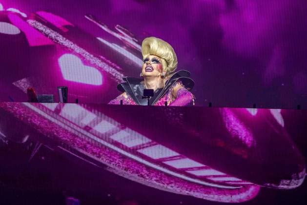 August 1, 2026, Chicago, Illinois, USA: Drag queen TRIXIE MATTEL during the Lollapalooza Music Festival at Grant Park in Chicago, Illinois Chicago USA  - ZUMAs135 20260801_zap_s135_033 Copyright: xDanielxDeSloverx