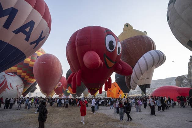 Cappadocia Balloon Festival concludes with colorful scenes NEVSEHIR, TURKIYE - AUGUST 2: A view of balloons during the 7th Cappadocia Balloon Festival concluded with the participation of 30 special-shaped hot air balloons brought from Turkiye and abroad in Nevsehir, Turkiye, on August 2, 2026. As part of the festival, sunrise demonstration flights over Goreme featured heart, owl, parrot, rocket, and globe-shaped balloons, creating colorful scenes above the region s iconic fairy chimneys and attracting the attention of both local and international visitors. Osmancan Gurdogan Anadolu Nevsehir Turkey. Editorial use only. Please get in touch for any other usage.  Copyright: x2026xAnadoluxOsmancanxGurdoganx