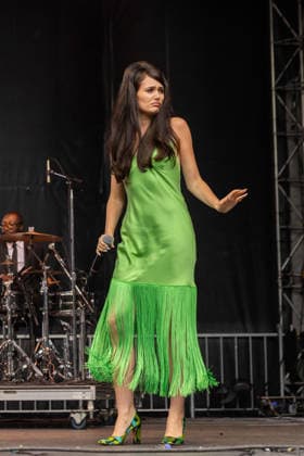August 1, 2026, Chicago, Illinois, USA: English singer SIENNA SPIRO during the Lollapalooza Music Festival at Grant Park in Chicago, Illinois Chicago USA  - ZUMAs135 20260801_zap_s135_044 Copyright: xDanielxDeSloverx