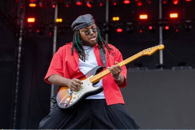 August 1, 2026, Chicago, Illinois, USA: Musician LEON THOMAS during the Lollapalooza Music Festival at Grant Park in Chicago, Illinois Chicago USA  - ZUMAs135 20260801_zap_s135_075 Copyright: xDanielxDeSloverx