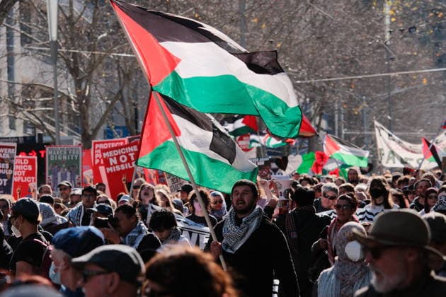 Australian Government Urged to Sanction Israel during a Rally in Melbourne People participate in a pro-Palestine rally that began outside the State Library of Victoria before marching to Flinders Street Station in Melbourne, Australia, August 02, 2026. Approximately 2,000 people took part in a march and called for the Australian government to impose sanctions on Israel, sever military ties with the United States, and close the Pine Gap military intelligence base. Melbourne Australia  Copyright: xMatrixxImagesx xMichaelxJohnstonx