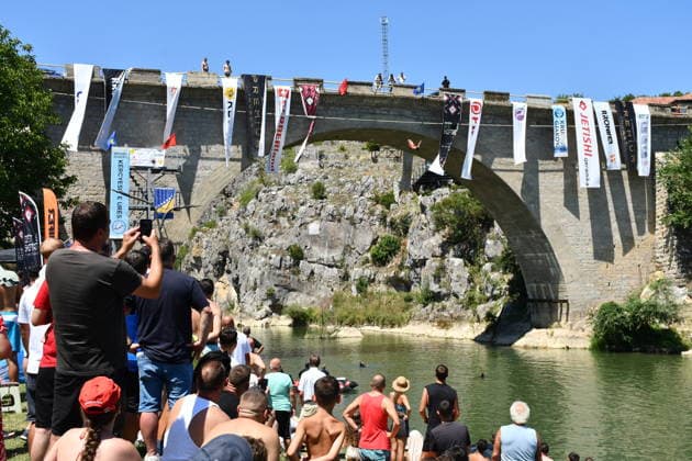 76th Shvan Bridge Diving Competition takes place in Gjakova GJAKOVA, KOSOVO - AUGUST 2: The 76th Traditional Shvan Bridge Diving Competition held in the city of Gjakova in southwestern Kosovo, on August 2, 2026. Divers competed by jumping from the historic Shvan Bridge into the river below as part of the annual event, which attracts participants and spectators and continues to preserve the region s long-standing cultural tradition. Eren Beksac Anadolu Gjakova Kosovo. Editorial use only. Please get in touch for any other usage.  Copyright: x2026xAnadoluxErenxBeksacx