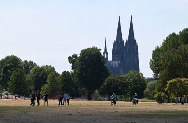 02.08.2026, xophax, öffentliches Leben, Köln, Rheinpark , Kölner Dom. Sommer in Köln Köln *** August 2, 2026, xophax, public life, Cologne, Rheinpark, Cologne Cathedral, Summer in Cologne, Cologne