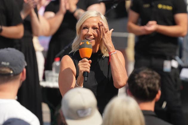 ZDF-Fernsehgarten 2026. Andrea (Kiwi) Kiewel im ZDF Fernsehgarten mit dem Motto Rock im Garten am 02.08.2026 in Mainz. Mainz ZDF Fernsehgarten Rheinland-Pfalz *** ZDF Fernsehgarten 2026: Andrea Kiwi Kiewel on ZDF Fernsehgarten with the theme Rock in the Garden on August 2, 2026, in Mainz, Rhineland-Palatinate, ZDF Fernsehgarten