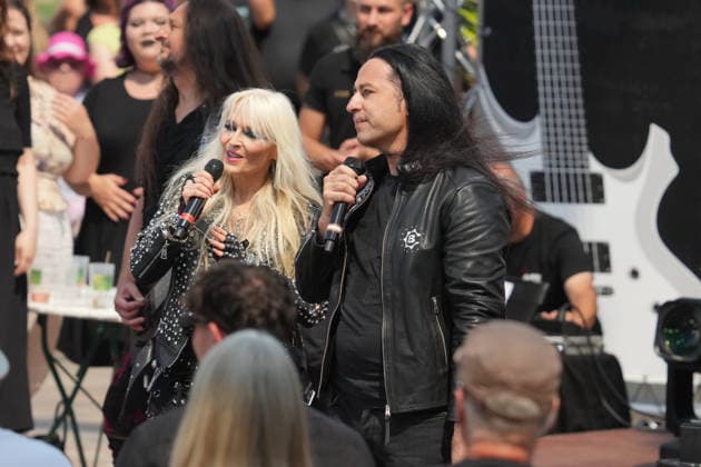ZDF-Fernsehgarten 2026. DORO Pesch und Bülent Ceylan im ZDF Fernsehgarten mit dem Motto Rock im Garten am 02.08.2026 in Mainz. Mainz ZDF Fernsehgarten Rheinland-Pfalz *** ZDF Fernsehgarten 2026: DORO Pesch and Bülent Ceylan at the ZDF Fernsehgarten, themed Rock im Garten, on August 2, 2026, in Mainz, Rhineland-Palatinate, ZDF Fernsehgarten