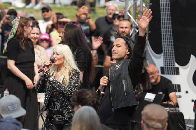 ZDF-Fernsehgarten 2026. DORO Pesch und Bülent Ceylan im ZDF Fernsehgarten mit dem Motto Rock im Garten am 02.08.2026 in Mainz. Mainz ZDF Fernsehgarten Rheinland-Pfalz *** ZDF Fernsehgarten 2026: DORO Pesch and Bülent Ceylan at the ZDF Fernsehgarten, themed Rock im Garten, on August 2, 2026, in Mainz, Rhineland-Palatinate, ZDF Fernsehgarten