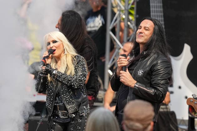 ZDF-Fernsehgarten 2026. DORO Pesch und Bülent Ceylan im ZDF Fernsehgarten mit dem Motto Rock im Garten am 02.08.2026 in Mainz. Mainz ZDF Fernsehgarten Rheinland-Pfalz *** ZDF Fernsehgarten 2026: DORO Pesch and Bülent Ceylan at the ZDF Fernsehgarten, themed Rock im Garten, on August 2, 2026, in Mainz, Rhineland-Palatinate, ZDF Fernsehgarten