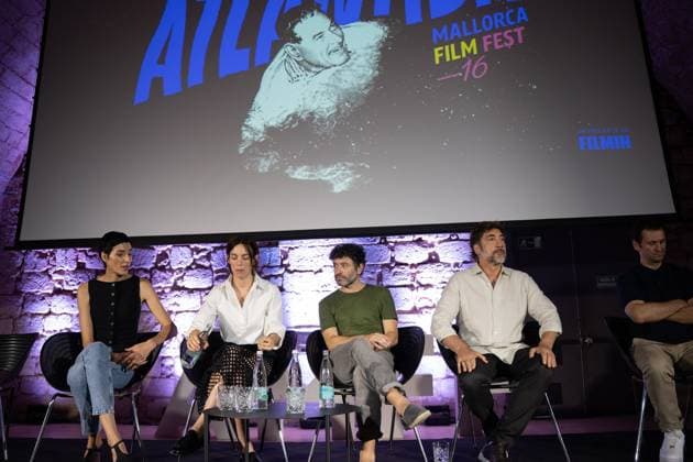 Sorogoyen presents ‘El ser querido’ in Palma Screenwriter Isabel Pena (left), director Rodrigo Sorogoyen (centre) and actors Javier Bardem (right) and Vicky Luengo (second from left) during a press conference to present the film ‘El ser querido’ at the Victoria Hotel on 2 August 2026, in Palma de Mallorca, Balearic Islands, (Spain). ‘El ser querido’ is a 2026 Spanish film directed by Rodrigo Sorogoyen, co-written with Isabel Pena and starring Javier Bardem and Vicky Luengo. The film competed in the Official Selection at the 79th Cannes Film Festival and is due to be released in cinemas in Spain on 26 August 2026. 2 AUGUST 2026 Javier Fernández Europa Press 08 02 2026. 02 Aug 2026 Pictured: Screenwriter Isabel Pena (left), director Ro  Copyright: xThexMegaxAgencyxEuropaxPressx xMEGAx