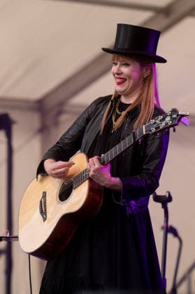 Suzanne Vega in concert at Cambridge Folk Festival at Cherry Hinton Hall Park in Cambridge, UK on 02 August 2026 Suzanne Vega performing with Suzanne Vega in concert at Cambridge Folk Festival at Cherry Hinton Hall Park in Cambridge, UK on 02 August 2026, Credit:Stephen Keable Avalon UK, Cambridgeshire, Cambridge, Cherry Hinton Hall Park  Copyright: xStephenxKeablex xAvalonx 1120336354