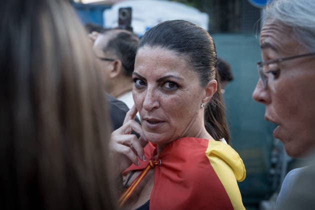 A march organized by the Spanish Civil Society platform outside the Moroccan Embassy in Madrid to protest the events in Ceuta. Lawyer and former member of the Congress of Deputies, Macarena Olona, during a demonstration outside the Moroccan Embassy in Madrid, August 2, 2026, in Madrid, Spain. The protest follows a migration crisis in Ceuta, with tens of thousands of people entering irregularly from Morocco and a death toll of several dozen people who died while attempting to swim across, according to local authorities. AUGUST 2, 2026 PROTEST MIGRATION MIGRANTS SPANISH FLAG NATIONAL POLICE Diego Radamé Madrid, Spain  Copyright: xDiegoxRadamÃ sx 7699615