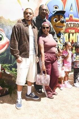 Snoop Dogg, Shante Monique Broadus at arrivals for PAW PATROL: THE DINO MOVIE Global Premiere, Paramount Theater, Los Angeles, CA, August 02, 2026. Photo By: Elizabeth Goodenough Everett Collection PAW PATROL: THE DINO MOVIE Global Premiere PUBLICATIONXNOTxINxCANxCHNxFRAxITAxJPNxNORxPOLxRUSxESPxUKxUSA