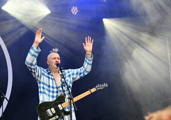 Musikfestival Heimspiel Knyphausen (31. Juli bis 2. August 2026), Konzert der Band >> Fortuna Ehrenfeld << am Sonntag, 2. August 2026. Auftritt der Musikband >> Fortuna Ehrenfeld << beim Festival >> Heimspiel Knyphausen << am 02. August 2026. Zu sehen Martin Bechler (Gesang, Gitarre, Keyboard). Eltville-Erbach Eltville am Rhein Rheinland-Pfalz Deutschland Weingut Baron von Knyphausen *** Heimspiel Knyphausen Music Festival, July 31–August 2, 2026; concert by the band Fortuna Ehrenfeld on Sunday, August 2, 2026. Performance by the band Fortuna Ehrenfeld at the Heimspiel Knyphausen Festival on August 2, 2026. Featuring Martin Bechler on vocals, guitar, and keyboard. Eltville, Erbach, Eltville am Rhein, Rhineland-Palatinate, Germany. Baron v