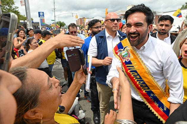 August 2, 2026, New York, New York, USA: August 2, 2026 - New York, NY, USA -NYC Mayor Zohran Mamdani leads the Annual Ecuadorian Independence Day Parade on Northern Blvd. in Woodside, Queens. Thousands of spectators fill both sides of the route along the way. (Andrea RENAULT Zuma Press) New York USA  - ZUMAg115 20260802_faf_g115_042 Copyright: xAndreaxRenaultx