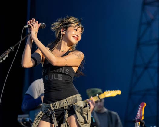 August 2, 2026, Chicago, Illinois, USA: BEABADOOBEE (BEATRICE LAUS) during the Lollapalooza Music Festival at Grant Park in Chicago, Illinois Chicago USA  - ZUMAs135 20260802_zap_s135_061 Copyright: xDanielxDeSloverx