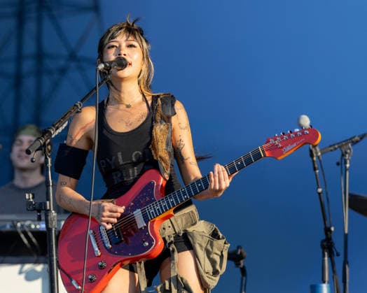 August 2, 2026, Chicago, Illinois, USA: BEABADOOBEE (BEATRICE LAUS) during the Lollapalooza Music Festival at Grant Park in Chicago, Illinois Chicago USA  - ZUMAs135 20260802_zap_s135_064 Copyright: xDanielxDeSloverx
