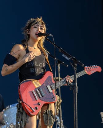 August 2, 2026, Chicago, Illinois, USA: BEABADOOBEE (BEATRICE LAUS) during the Lollapalooza Music Festival at Grant Park in Chicago, Illinois Chicago USA  - ZUMAs135 20260802_zap_s135_072 Copyright: xDanielxDeSloverx