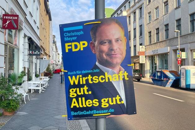 Berlin, Deutschland, 03.08.2026: Mitte: Wahlplakat von FDP-Spitzenkandidat Christoph Meyer zur Wahl zum Abgeordnetenhaus von Berlin *** Berlin, Germany, August 3, 2026, Mitte: Election poster of FDP lead candidate Christoph Meyer for the Berlin House of Representatives election Copyright: xdtsxNachrichtenagenturx dts_129206