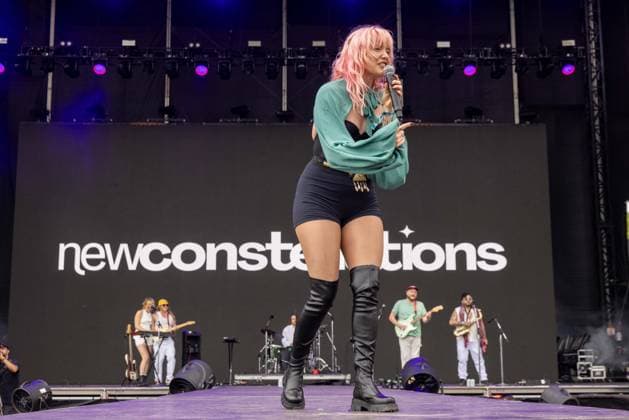 August 2, 2026, Chicago, Illinois, USA: HARLEE CASE, JOSH SMITH and KYLE FAROOK of New Constellations during the Lollapalooza Music Festival at Grant Park in Chicago, Illinois Chicago USA  - ZUMAs135 20260802_zap_s135_127 Copyright: xDanielxDeSloverx