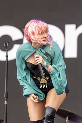 August 2, 2026, Chicago, Illinois, USA: HARLEE CASE of New Constellations during the Lollapalooza Music Festival at Grant Park in Chicago, Illinois Chicago USA  - ZUMAs135 20260802_zap_s135_132 Copyright: xDanielxDeSloverx