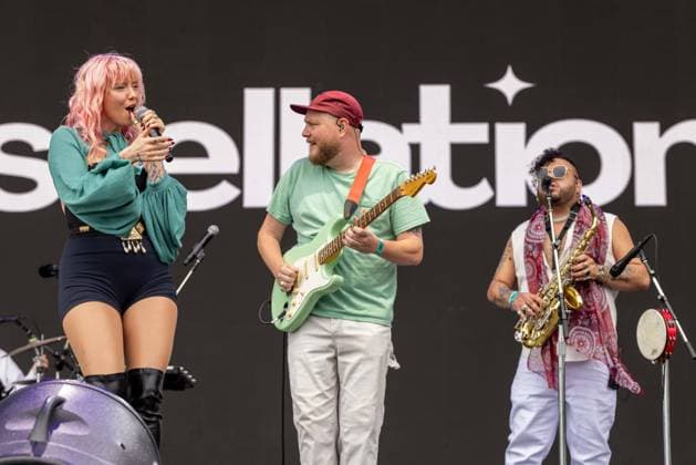 August 2, 2026, Chicago, Illinois, USA: HARLEE CASE, JOSH SMITH and KYLE FAROOK of New Constellations during the Lollapalooza Music Festival at Grant Park in Chicago, Illinois Chicago USA  - ZUMAs135 20260802_zap_s135_136 Copyright: xDanielxDeSloverx
