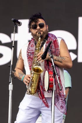 August 2, 2026, Chicago, Illinois, USA: KYLE FAROOK performs with New Constellations during the Lollapalooza Music Festival at Grant Park in Chicago, Illinois Chicago USA  - ZUMAs135 20260802_zap_s135_144 Copyright: xDanielxDeSloverx