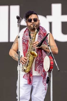 August 2, 2026, Chicago, Illinois, USA: KYLE FAROOK performs with New Constellations during the Lollapalooza Music Festival at Grant Park in Chicago, Illinois Chicago USA  - ZUMAs135 20260802_zap_s135_147 Copyright: xDanielxDeSloverx