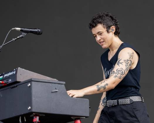 August 2, 2026, Chicago, Illinois, USA: NAOMI MCPHERSON of Muna during the Lollapalooza Music Festival at Grant Park in Chicago, Illinois Chicago USA  - ZUMAs135 20260802_zap_s135_169 Copyright: xDanielxDeSloverx