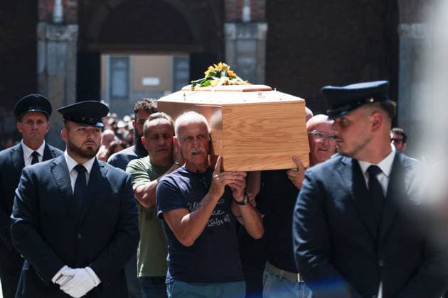 IPA87213518 - Milan: Don Mazzi™s Funeral at the Basilica of Sant™Ambrogio. Pictured: the coffin  Copyright: xFrancescoxEnriquezx xPoolxEnriquezxPiaggesix 87213518