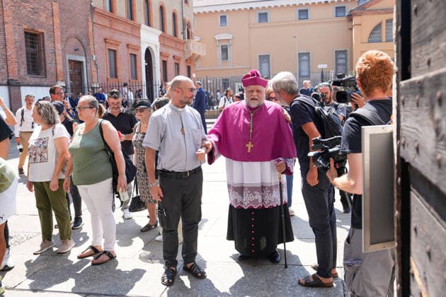 IPA87213892 - Milan: Don Mazzi™s Funeral at the Basilica of Sant™Ambrogio  Copyright: xDuilioxPiaggesix xPoolxEnriquezxPiaggesix 87213892