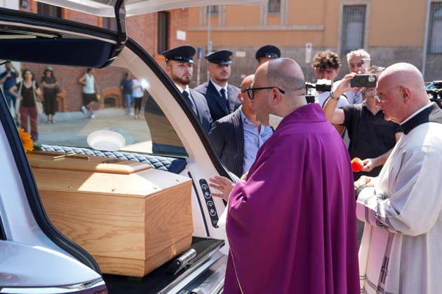 IPA87214041 - Milan: Don Mazzi™s Funeral at the Basilica of Sant™Ambrogio  Copyright: xDuilioxPiaggesix xPoolxEnriquezxPiaggesix 87214041