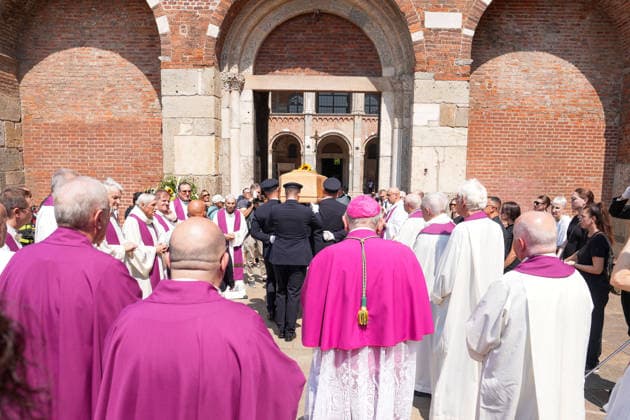 IPA87214047 - Milan: Don Mazzi™s Funeral at the Basilica of Sant™Ambrogio  Copyright: xDuilioxPiaggesix xPoolxEnriquezxPiaggesix 87214047